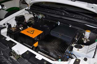 Zotye 5008EV’s powertrain. Equipped with 23kW output lithium-ion batteries.