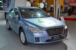 FAW’s Besturn B50 EV. Equipped with a traction motor (42kW) and lithium ion batteries (60Ah). Capable of driving 136 km on one charge at constant speed of 60km.
