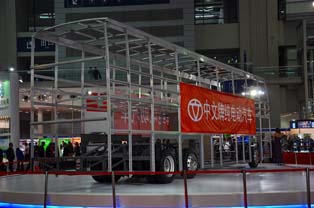 Skeleton model of Zhongwen EV Route Bus. A proposal to deal with center of gravity problems common in double-decker buses.
