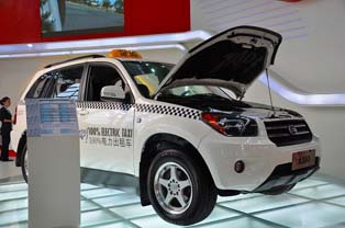 A380 EV taxi displayed by Jonway Automobile. ZAP (US) has a 51% shareholding in the company.