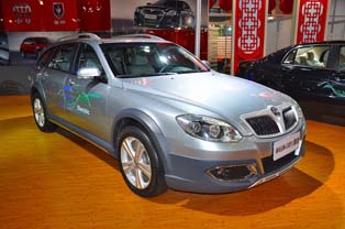 Brilliance Qiangdu Wagon-Cross hybrid passenger car. In addition to a 1.8L turbo charged gasoline engine, fitted with 10kW in-wheel motors on all four wheels.
