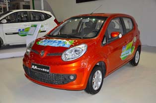 Benni MINI EV from CHANA. Powered by a 21kW max. output traction motor and a 60Ah lithium-ion battery. Top speed of 120kph, with travelling distance on one charge of 105km.