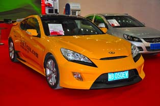 EV version of the Zhongxing ZX-8 sports car. Powered by a 45kW traction motor and 220Ah lithium-ion battery. GVW of 1,620kg. Top speed of 250kph, with travelling distance on one charge of 600km or more at a constant speed of 70kph.