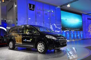 Dongfeng Yulon Luxgen MPV.