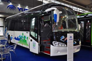 EV sightseeing coach developed by China’s largest bus maker, Yutong Bus. Suitable for transport use in resort areas where environmental protection is paramount.