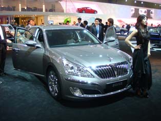 Hyundai Equus high-end luxury car