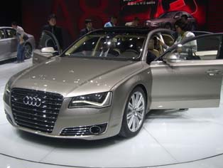 Audi　A8L