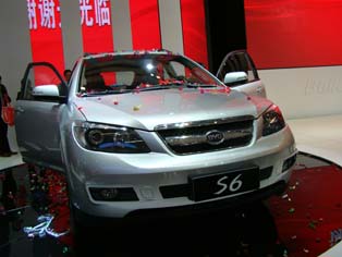 BYD’s S6, world premiere model