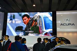 Mr. Andy Lau is cast for Acura's sales promotion