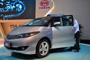 BYD M6, which looks like Toyota Estima