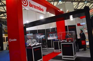 High-performance brake display of Brembo. Targeting increased aftermarket sales to racing enthusiasts
