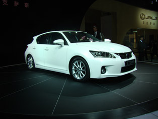 Toyota: Start of sale of the imported Lexus CT200h Hybrid