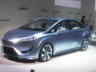 Toyota: World premiere of the FCV-R fuel-cell concept model
