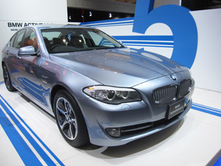BMW: World premiere of the ActiveHybrid 5 5-serieshybrid sedan model